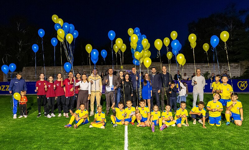 (Видео) Кочани доби нов дом на спортот – Mozzart го отвори теренот „Андреј Лазаров“ (Видео) Кочани доби нов дом на спортот – Mozzart го отвори теренот „Андреј Лазаров“